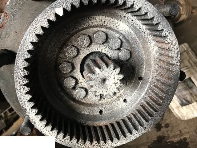 VALTRA 900 - Most Przedni - Essieu avant pour Machine agricole: photos 3 VALTRA 900 - Most Przedni - Essieu avant pour Machine agricole: photos 3