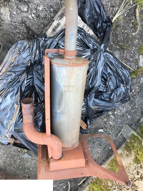 Volvo L35 Tłumik / Wydech - Silencieux pour Chargeuse sur pneus: photos 1 Volvo L35 Tłumik / Wydech - Silencieux pour Chargeuse sur pneus: photos 1