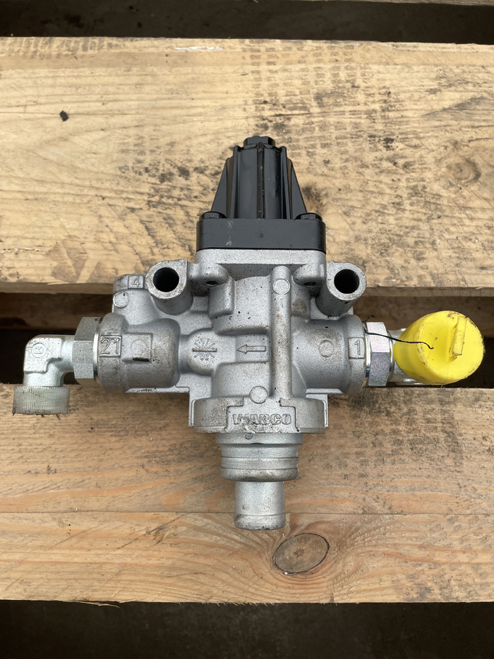 Wabco 9753030810 - zawór kontrolny ciśnienia powietrza - Système d'admission d'air: photos 3 Wabco 9753030810 - zawór kontrolny ciśnienia powietrza - Système d'admission d'air: photos 3