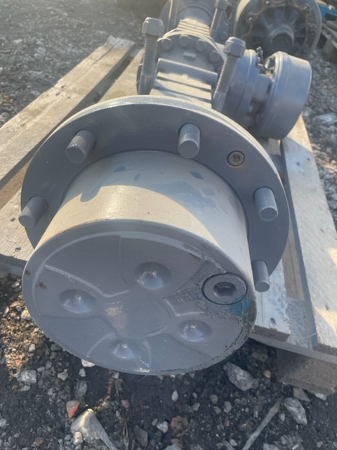 ZF APR-735 , zwolnica Piasta Półoś obudowa mostu - Essieu et pièces pour Machine agricole: photos 4 ZF APR-735 , zwolnica Piasta Półoś obudowa mostu - Essieu et pièces pour Machine agricole: photos 4