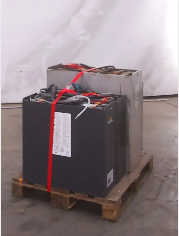 Battery Package 4 pieces - Accessoire pour Matériel de manutention: photos 3 Battery Package 4 pieces - Accessoire pour Matériel de manutention: photos 3