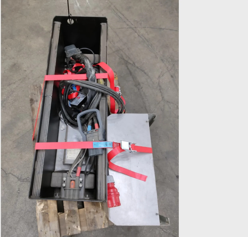 Battery 24V 240Ah - Accumulateur pour Matériel de manutention: photos 4 Battery 24V 240Ah - Accumulateur pour Matériel de manutention: photos 4