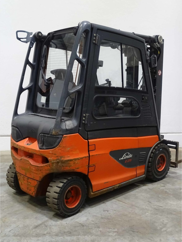 Linde E25-01 - Chariot élévateur électrique: photos 3 Linde E25-01 - Chariot élévateur électrique: photos 3