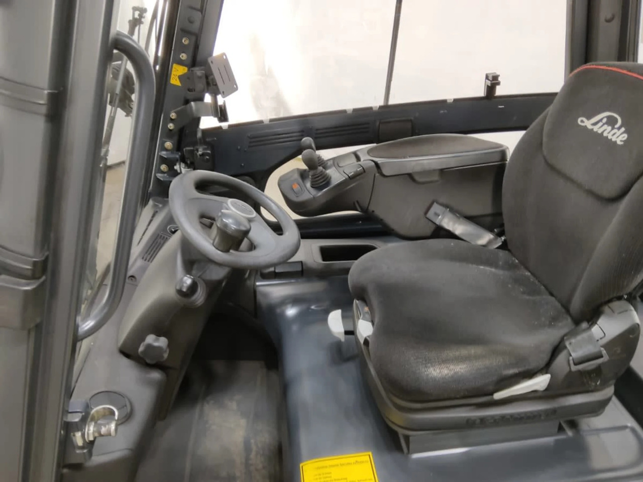 Linde E25HL-01/600 - Chariot élévateur électrique: photos 3 Linde E25HL-01/600 - Chariot élévateur électrique: photos 3
