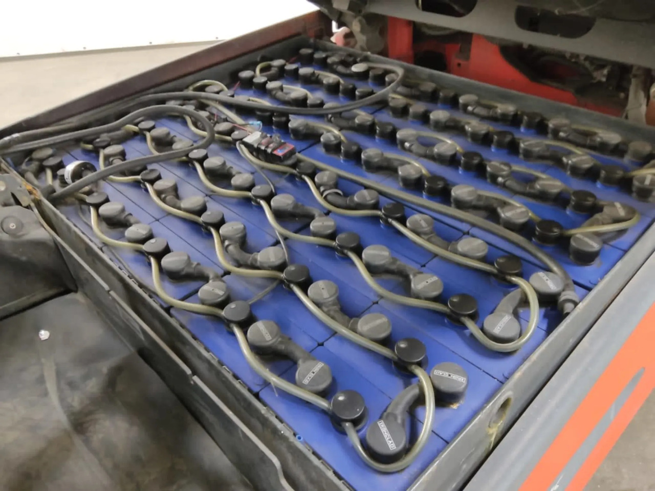 Linde E30L-01 - Chariot élévateur électrique: photos 4 Linde E30L-01 - Chariot élévateur électrique: photos 4