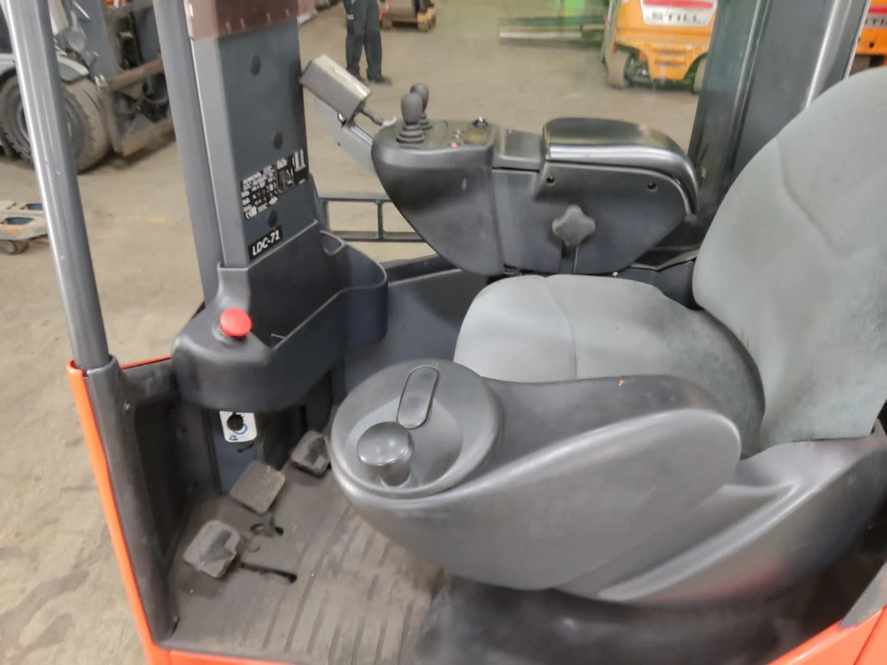Linde R14X-03 - Chariot à mât rétractable: photos 4 Linde R14X-03 - Chariot à mât rétractable: photos 4