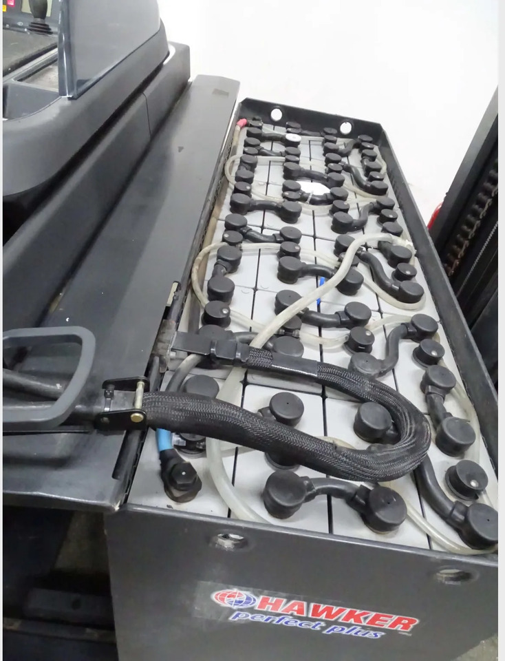 Linde R16HD-01 - Chariot à mât rétractable: photos 4 Linde R16HD-01 - Chariot à mât rétractable: photos 4