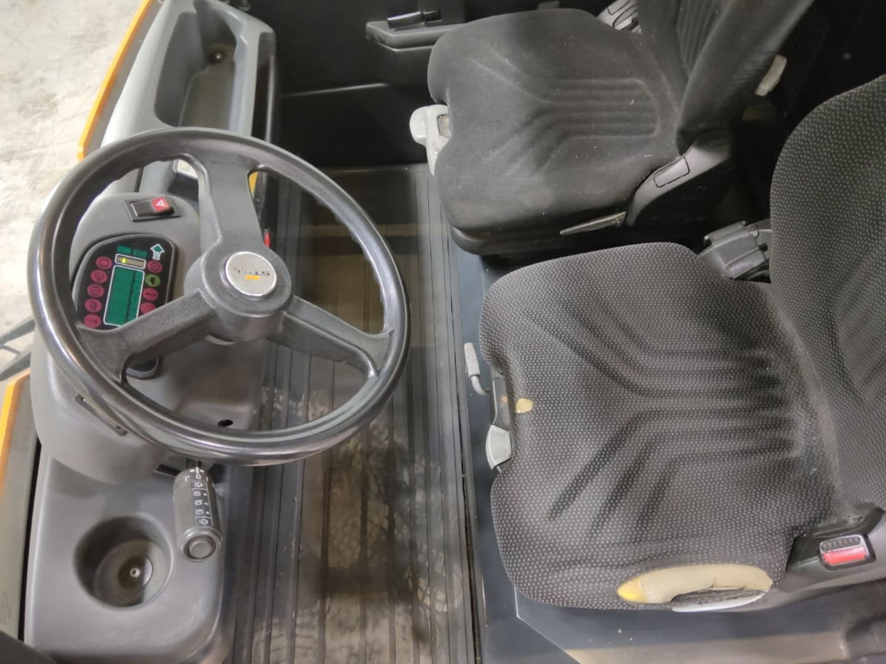 STILL R07-25 - Chariot tracteur: photos 3 STILL R07-25 - Chariot tracteur: photos 3