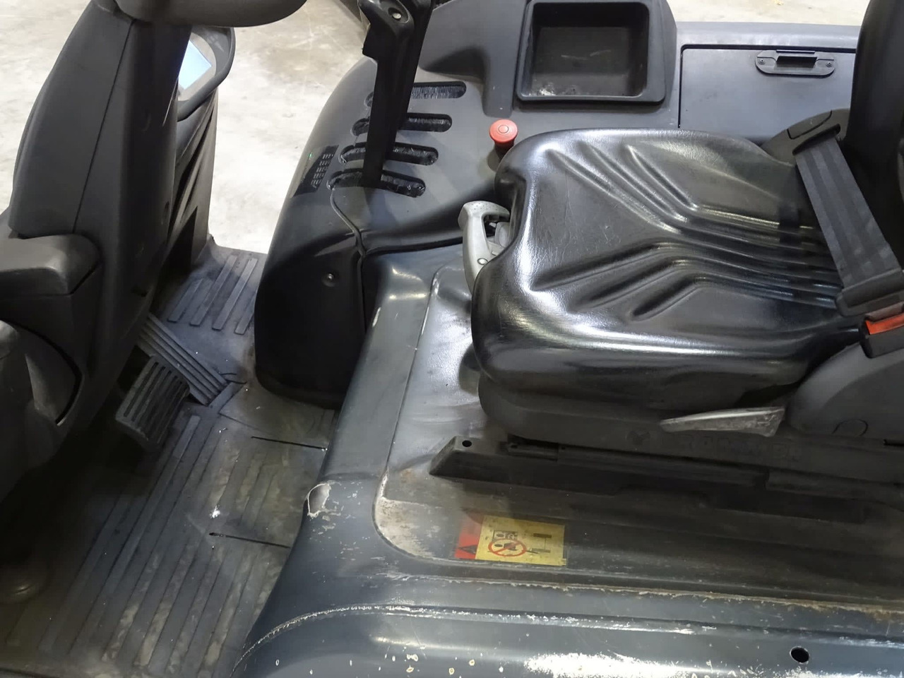 STILL RX60-45 - Chariot élévateur électrique: photos 3 STILL RX60-45 - Chariot élévateur électrique: photos 3