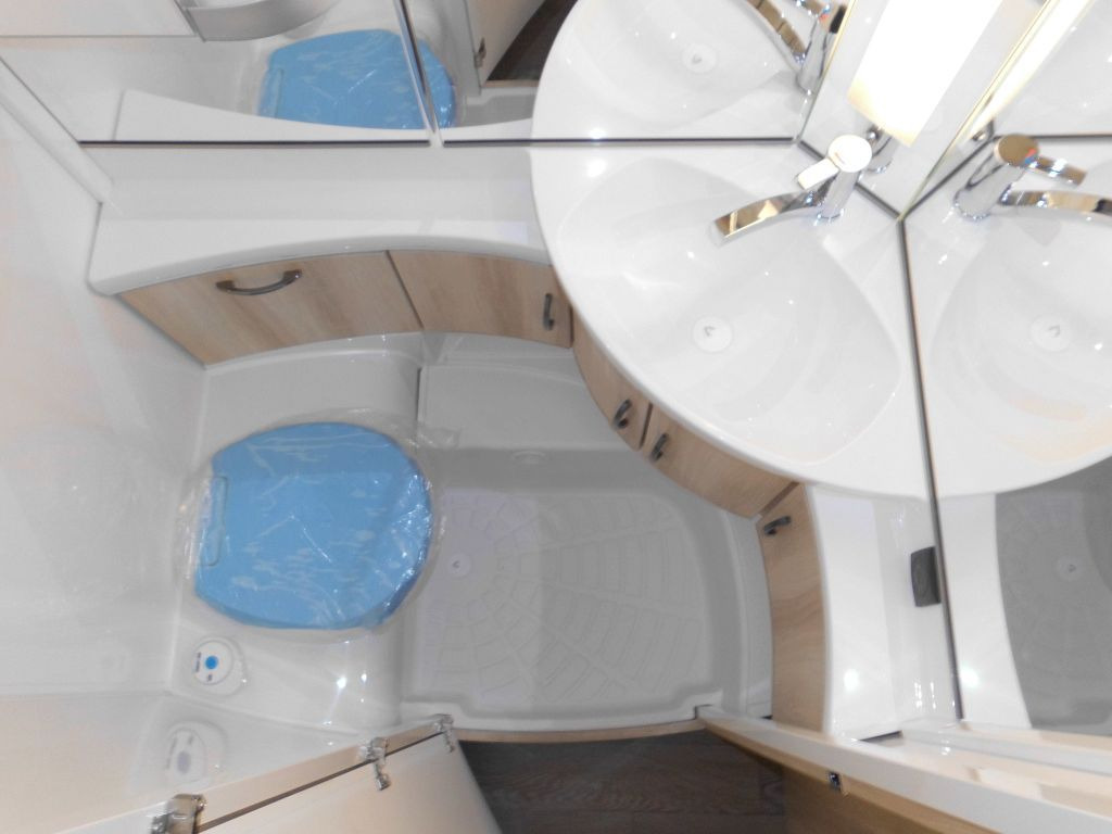 Caravane Hobby De Luxe 490 KMF 2026 GARAGE AUTARK 1800kg.+++: photos 15 Caravane Hobby De Luxe 490 KMF 2026 GARAGE AUTARK 1800kg.+++: photos 15