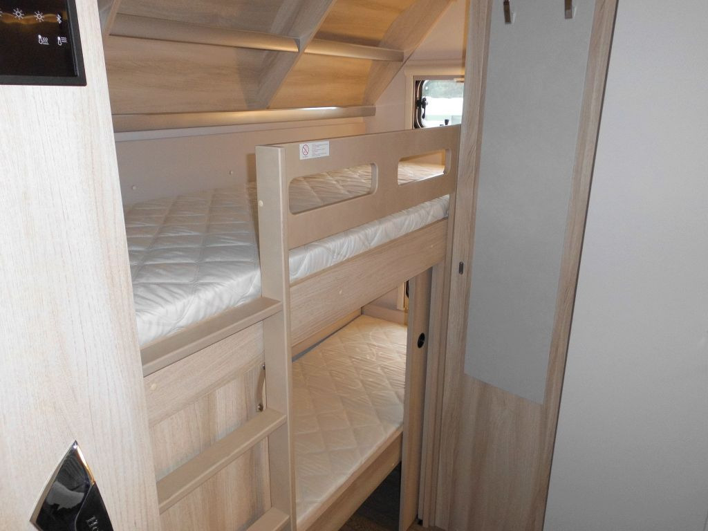 Caravane Hobby De Luxe 490 KMF 2026 GARAGE AUTARK 1800kg.+++: photos 7 Caravane Hobby De Luxe 490 KMF 2026 GARAGE AUTARK 1800kg.+++: photos 7