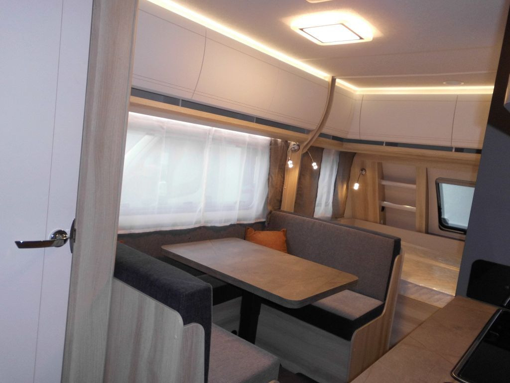 Caravane Hobby De Luxe 490 KMF 2026 GARAGE AUTARK 1800kg.+++: photos 6 Caravane Hobby De Luxe 490 KMF 2026 GARAGE AUTARK 1800kg.+++: photos 6