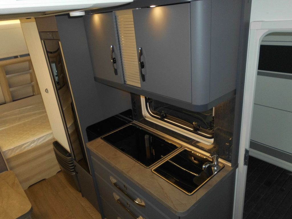 Caravane Hobby De Luxe 490 KMF 2026 GARAGE AUTARK 1800kg.+++: photos 9 Caravane Hobby De Luxe 490 KMF 2026 GARAGE AUTARK 1800kg.+++: photos 9