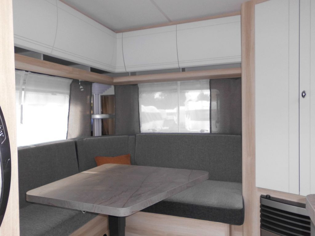 Hobby De Luxe 495 UL 2026 AUTARK 1800kg. Ambiente++ - Caravane: photos 4 Hobby De Luxe 495 UL 2026 AUTARK 1800kg. Ambiente++ - Caravane: photos 4