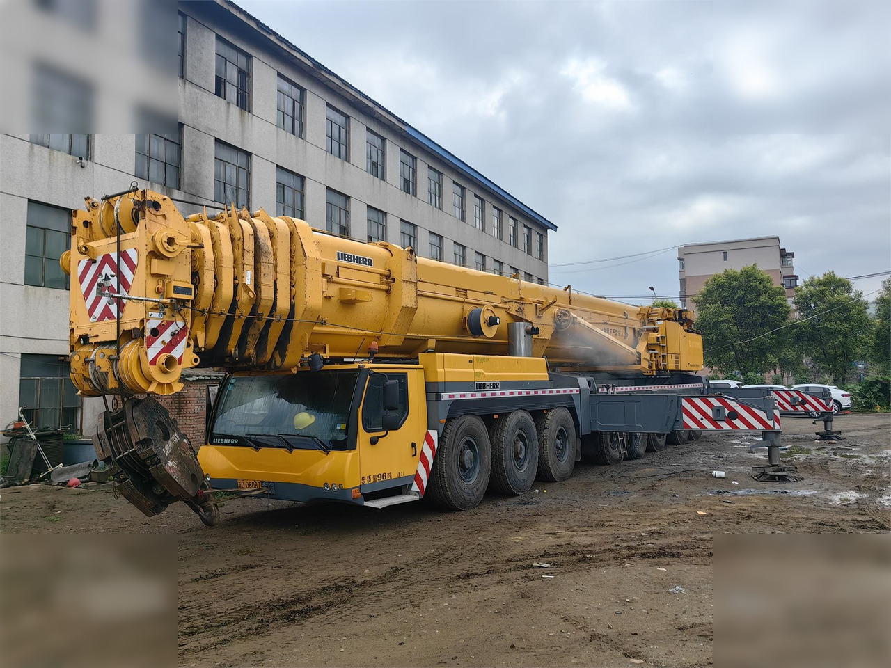 2012 LIEBHERR LTM1500-8.1 - Grue tout-terrain: photos 2 2012 LIEBHERR LTM1500-8.1 - Grue tout-terrain: photos 2
