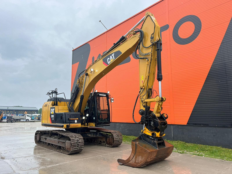 Caterpillar 320 E 3D / ROTOTILT / CENTRAL LUBRICATION / 3D / AC - Pelle sur chenille: photos 2 Caterpillar 320 E 3D / ROTOTILT / CENTRAL LUBRICATION / 3D / AC - Pelle sur chenille: photos 2