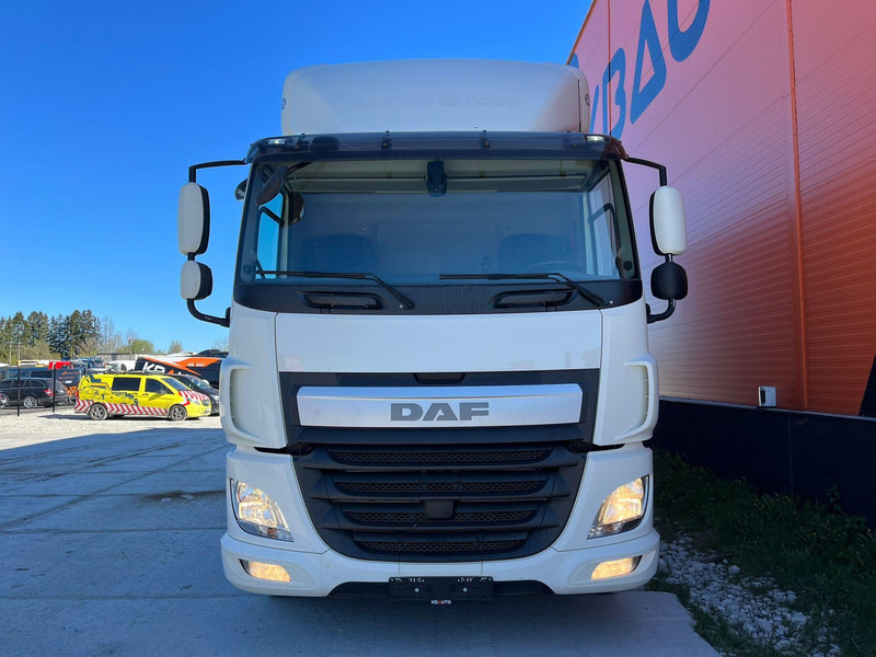 DAF CF 370 6x2 HULTSTEINS / BOX L=8744 mm - Camion frigorifique: photos 3 DAF CF 370 6x2 HULTSTEINS / BOX L=8744 mm - Camion frigorifique: photos 3