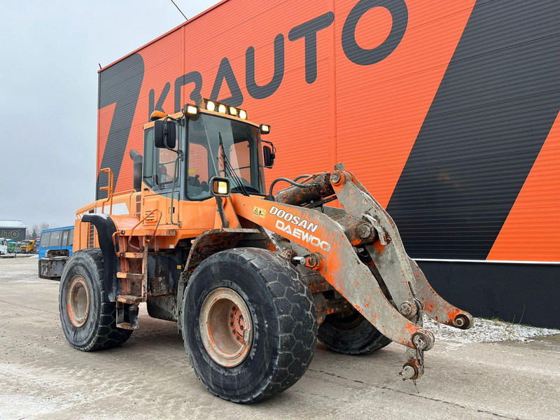 Doosan DL 300 4x4 AC / CENTRAL LUBRICATION - Chargeuse sur pneus: photos 4 Doosan DL 300 4x4 AC / CENTRAL LUBRICATION - Chargeuse sur pneus: photos 4