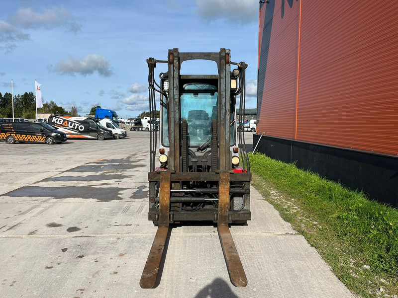 Kalmar DCD 55-6 H Rated capacity: 5500 kg / Lifting height: 3500 mm - Chariot élévateur diesel: photos 3 Kalmar DCD 55-6 H Rated capacity: 5500 kg / Lifting height: 3500 mm - Chariot élévateur diesel: photos 3