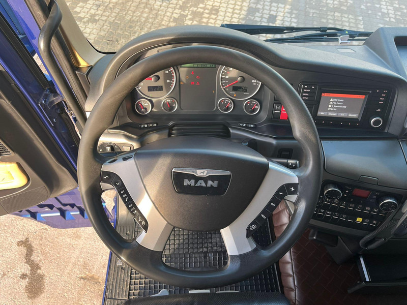 Châssis cabine MAN TGX 33.560 6x4 CHASSIS L=6907 mm: photos 16 Châssis cabine MAN TGX 33.560 6x4 CHASSIS L=6907 mm: photos 16