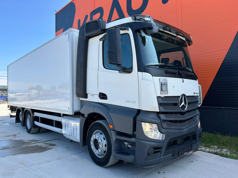 Mercedes-Benz Actros 2545 6x2 BOX L=7526 mm - Camion fourgon: photos 3 Mercedes-Benz Actros 2545 6x2 BOX L=7526 mm - Camion fourgon: photos 3