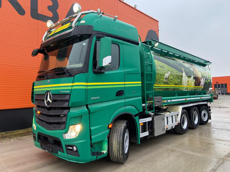 Mercedes-Benz Actros 3563 8x4*4 RETARDER / TANK 34000 l - Camion citerne: photos 2 Mercedes-Benz Actros 3563 8x4*4 RETARDER / TANK 34000 l - Camion citerne: photos 2