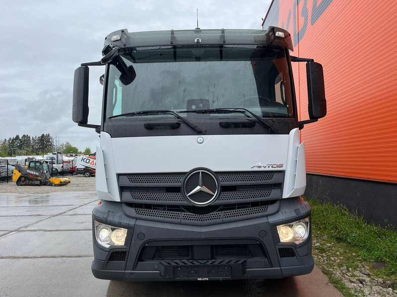 Mercedes-Benz Antos 2535 6x2*4 SUPRA 850 / BOX L=9461 mm - Camion frigorifique: photos 3 Mercedes-Benz Antos 2535 6x2*4 SUPRA 850 / BOX L=9461 mm - Camion frigorifique: photos 3