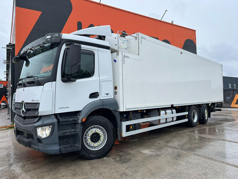 Mercedes-Benz Antos 2535 6x2*4 SUPRA 850 / BOX L=9461 mm - Camion frigorifique: photos 2 Mercedes-Benz Antos 2535 6x2*4 SUPRA 850 / BOX L=9461 mm - Camion frigorifique: photos 2