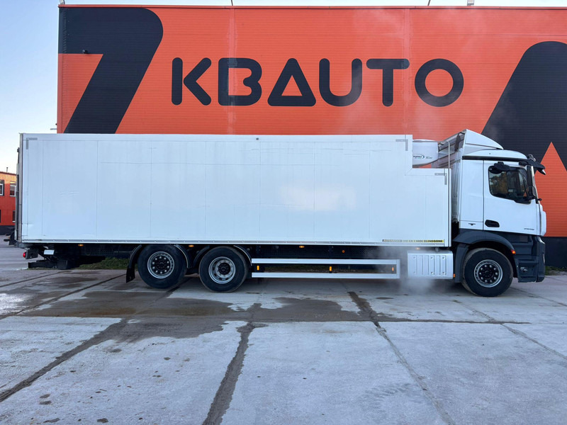 Mercedes-Benz Antos 2545 6x2*4 SUPRA 850 / BOX L=9489 mm / LOW MILEAGE ! - Camion frigorifique: photos 4 Mercedes-Benz Antos 2545 6x2*4 SUPRA 850 / BOX L=9489 mm / LOW MILEAGE ! - Camion frigorifique: photos 4