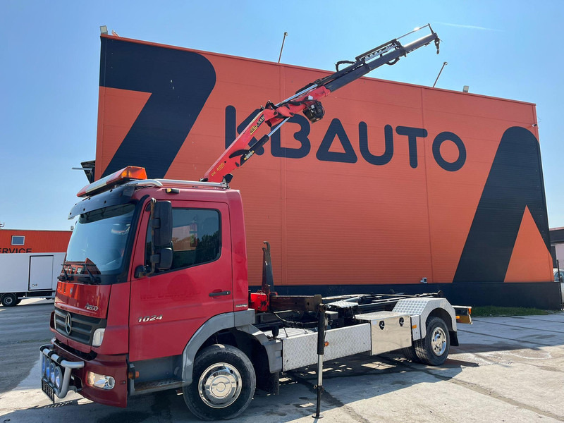 Mercedes-Benz Atego 1024 4x2 PK4100 + WINCH / HOOK LIFT L=3900 mm - Camion ampliroll, Camion grue: photos 1 Mercedes-Benz Atego 1024 4x2 PK4100 + WINCH / HOOK LIFT L=3900 mm - Camion ampliroll, Camion grue: photos 1