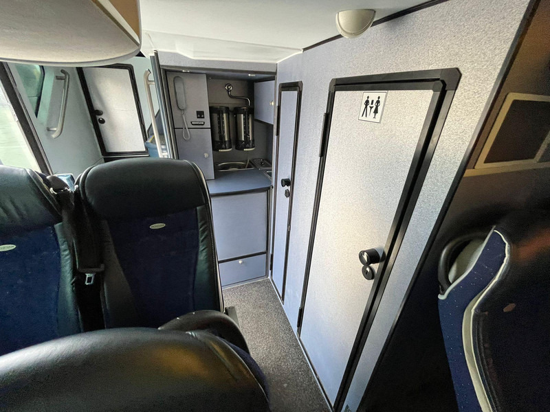 Bus à impériale Neoplan SKYLINER L 6x2*4 77 SEATS / AC / AUXILIARY HEATING / WC: photos 20 Bus à impériale Neoplan SKYLINER L 6x2*4 77 SEATS / AC / AUXILIARY HEATING / WC: photos 20