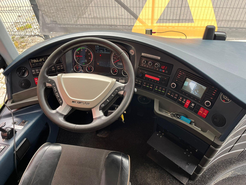 Bus à impériale Neoplan SKYLINER L 6x2*4 77 SEATS / AC / AUXILIARY HEATING / WC: photos 10 Bus à impériale Neoplan SKYLINER L 6x2*4 77 SEATS / AC / AUXILIARY HEATING / WC: photos 10