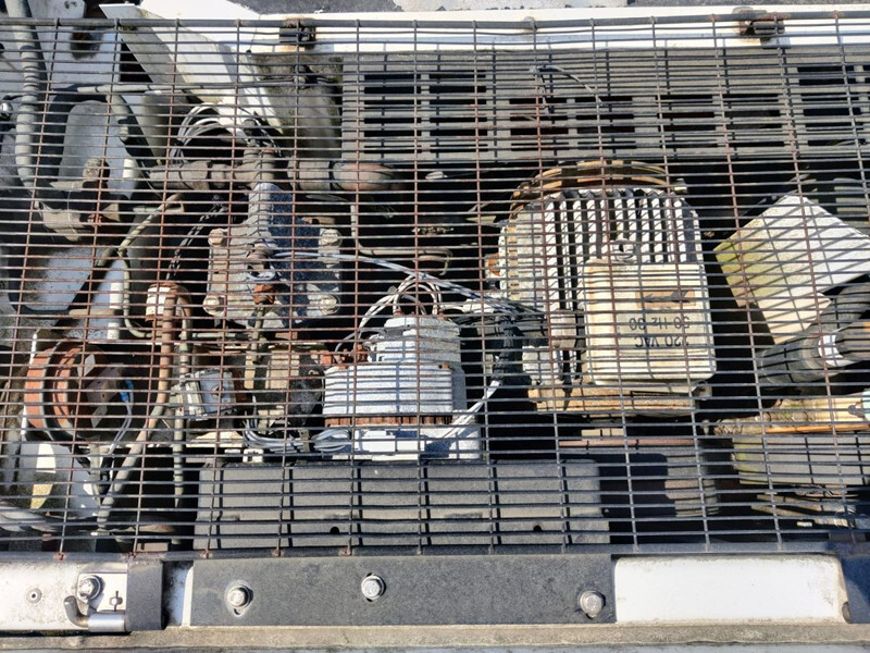THERMO KING TS-300 REFRIGERATION UNIT / KÜLMASEADE - Carrosserie frigorifique: photos 5 THERMO KING TS-300 REFRIGERATION UNIT / KÜLMASEADE - Carrosserie frigorifique: photos 5