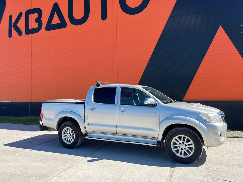 Toyota Hilux 4x4 - Pick-up: photos 5 Toyota Hilux 4x4 - Pick-up: photos 5