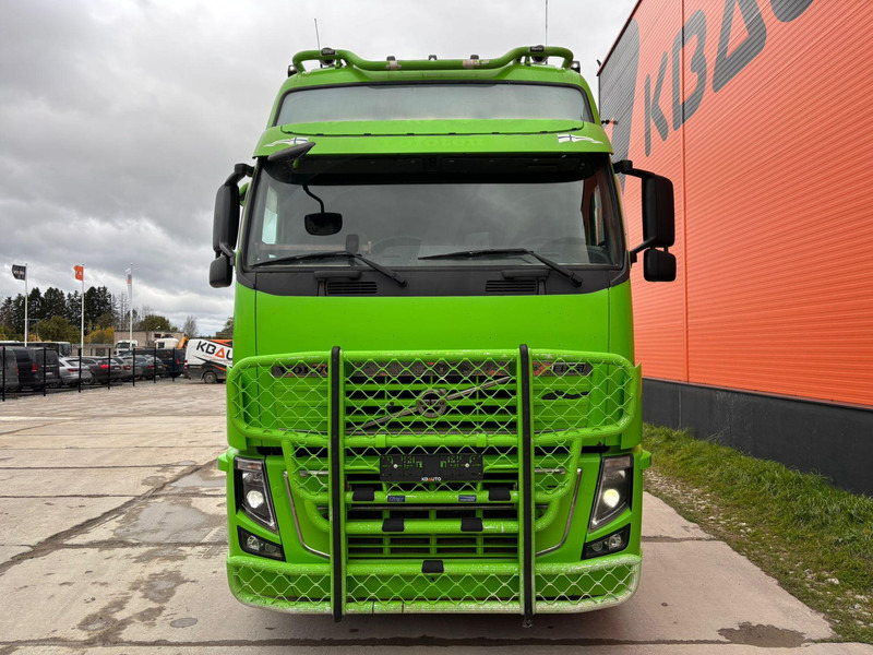 Volvo FH 16 600 6x2 GLOBE XXL ! / HYDRAULICS / RETARDER / DOUBLE BOGIE - Tracteur routier: photos 3 Volvo FH 16 600 6x2 GLOBE XXL ! / HYDRAULICS / RETARDER / DOUBLE BOGIE - Tracteur routier: photos 3