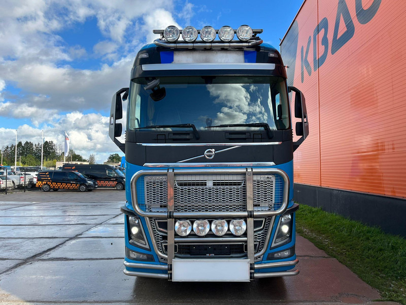 Volvo FH 16 750 8x4 GCW 130 ton / GLOBE XL / HYDRAULICS / BIG AXLES - Tracteur routier: photos 2 Volvo FH 16 750 8x4 GCW 130 ton / GLOBE XL / HYDRAULICS / BIG AXLES - Tracteur routier: photos 2