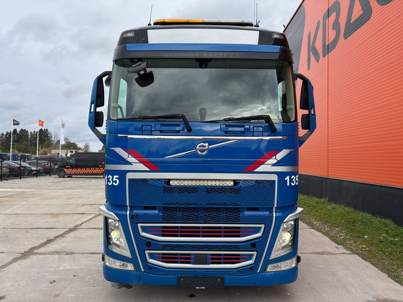 Volvo FH 500 8x4*4 GCW 70 ton / PTO - Tracteur routier: photos 3 Volvo FH 500 8x4*4 GCW 70 ton / PTO - Tracteur routier: photos 3
