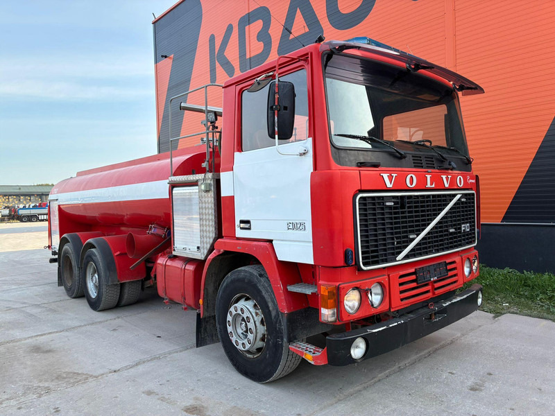 Volvo F 10 6x2 Ruberg / 2700 l/min / tanks 9000 I + 1000 l - Camion de pompier: photos 4 Volvo F 10 6x2 Ruberg / 2700 l/min / tanks 9000 I + 1000 l - Camion de pompier: photos 4