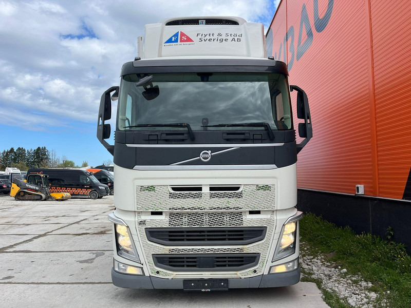 Volvo FH 460 6x2*4 FOR SALE AS CHASSIS / CHASSIS L=7400 mm - Châssis cabine: photos 3 Volvo FH 460 6x2*4 FOR SALE AS CHASSIS / CHASSIS L=7400 mm - Châssis cabine: photos 3