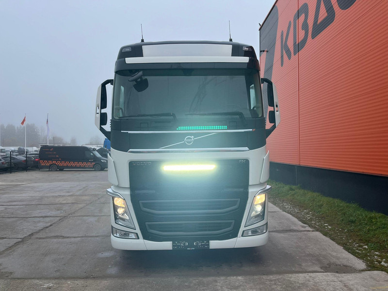 Volvo FH 540 8x4*4 CHASSIS L=7137 mm - Châssis cabine: photos 3 Volvo FH 540 8x4*4 CHASSIS L=7137 mm - Châssis cabine: photos 3