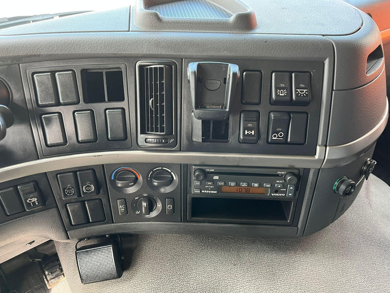 Camion plateau, Camion grue Volvo FM 9 300 6x2*4 HIAB 085D-3 / PLATFORM L=6320 mm: photos 19