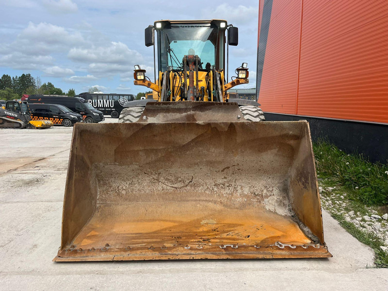 Volvo L 90 F 4x4 CENTRAL LUBRICATION / AC - Chargeuse sur pneus: photos 3 Volvo L 90 F 4x4 CENTRAL LUBRICATION / AC - Chargeuse sur pneus: photos 3