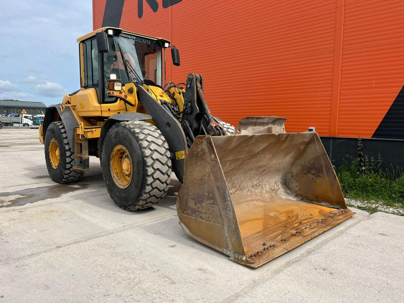 Volvo L 90 F 4x4 CENTRAL LUBRICATION / AC - Chargeuse sur pneus: photos 4 Volvo L 90 F 4x4 CENTRAL LUBRICATION / AC - Chargeuse sur pneus: photos 4