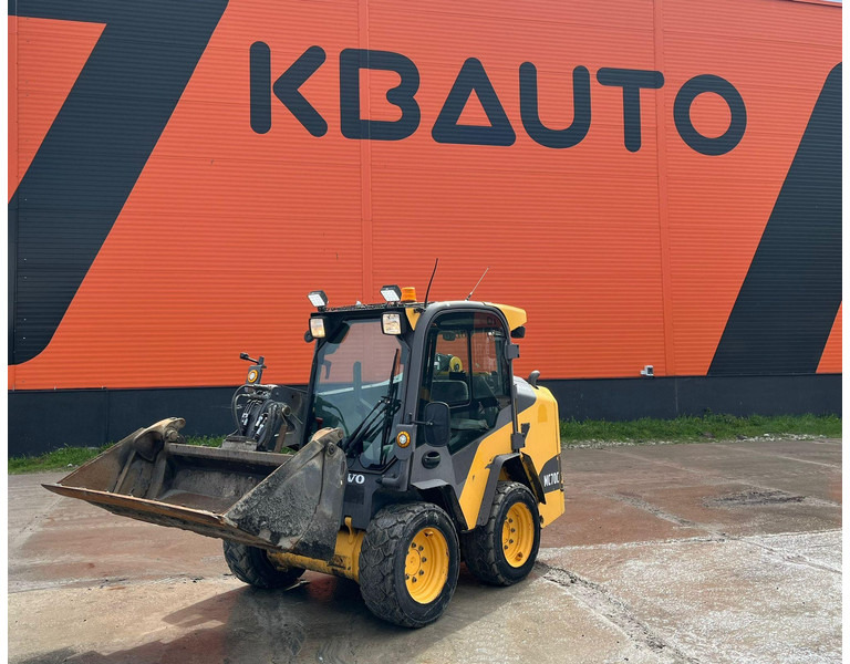 Volvo MC 70 C T4 BRUSH - Chargeuse sur pneus: photos 1 Volvo MC 70 C T4 BRUSH - Chargeuse sur pneus: photos 1