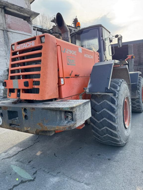 Chargeuse sur pneus Hitachi LX290E: photos 7