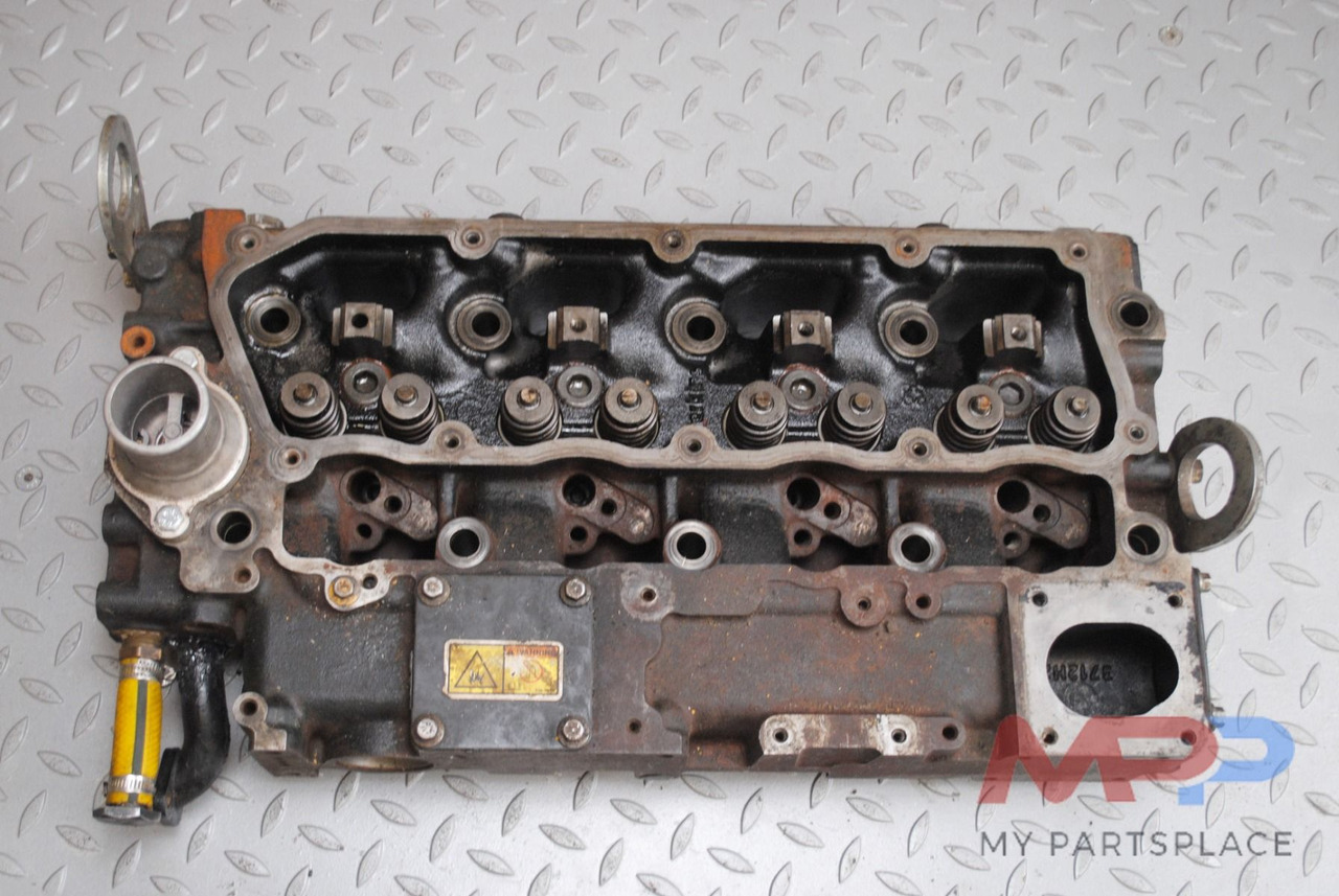 Perkins Cilinderkop Perkins 1104 - Culasse: photos 1 Perkins Cilinderkop Perkins 1104 - Culasse: photos 1