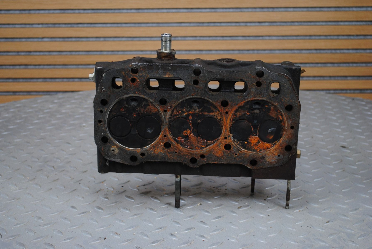 Perkins Cilinderkop Perkins 403-15 - Culasse: photos 1 Perkins Cilinderkop Perkins 403-15 - Culasse: photos 1