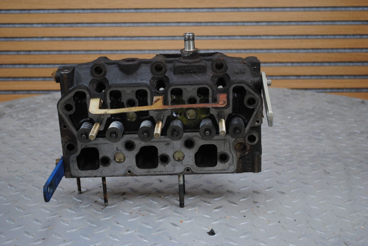 Perkins Cilinderkop Perkins 403-15 - Culasse: photos 3 Perkins Cilinderkop Perkins 403-15 - Culasse: photos 3