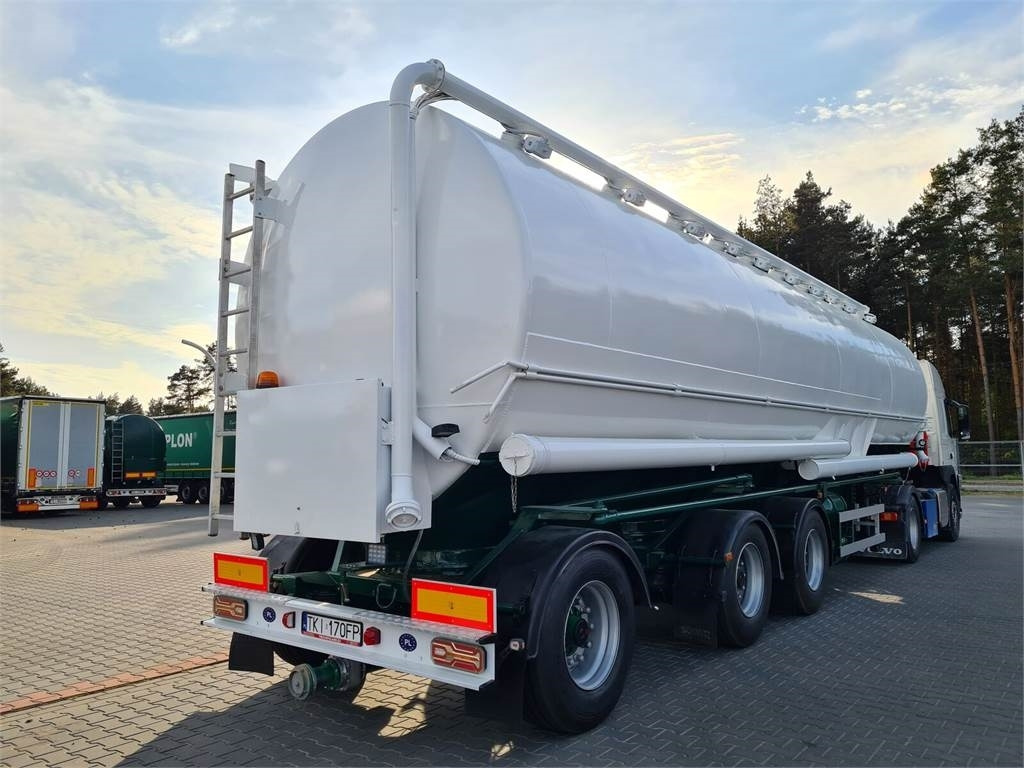 Lambrecht with suction WELGRO fodder, flour, wheat  - Semi-remorque citerne: photos 1 Lambrecht with suction WELGRO fodder, flour, wheat  - Semi-remorque citerne: photos 1