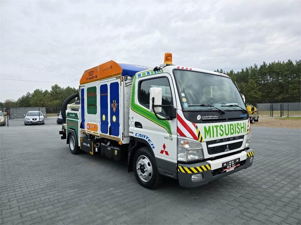 Mitsubishi CANTER odkurzacz koparka ssąca Saugbagger CITY SAU - Pelle: photos 2 Mitsubishi CANTER odkurzacz koparka ssąca Saugbagger CITY SAU - Pelle: photos 2
